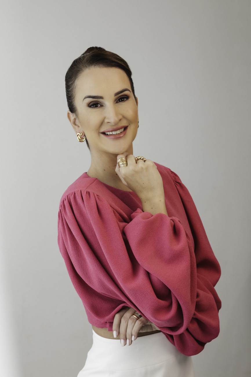 Dra. Natália Fischer sorrindo